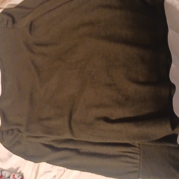 Dark green long sleeve small it's a Ana shirt - Picture 1 of 2